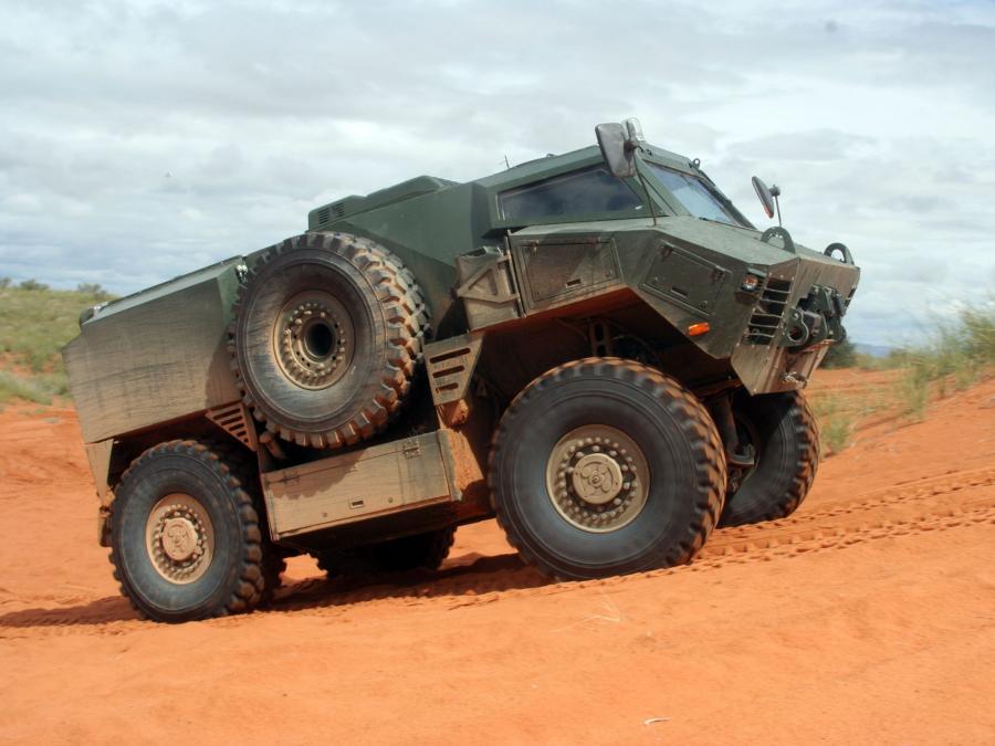  BAE RG35 4x4 2009 года  (фото 3 из 17)